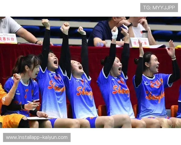 上海青少年手球锦标赛女子AB组在高温下完成激烈较量 上海青少年手球锦标赛女子AB组在高温下完成激烈较量